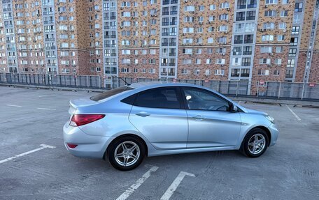 Hyundai Solaris II рестайлинг, 2011 год, 640 000 рублей, 3 фотография
