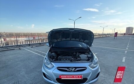 Hyundai Solaris II рестайлинг, 2011 год, 640 000 рублей, 14 фотография