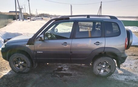 Chevrolet Niva I рестайлинг, 2018 год, 950 000 рублей, 2 фотография