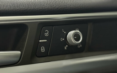 Volkswagen Touareg III, 2015 год, 2 890 000 рублей, 7 фотография