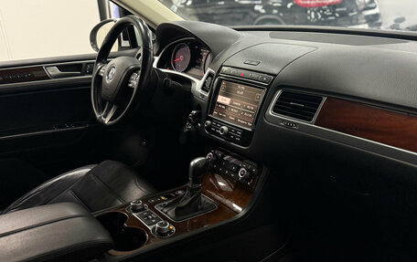 Volkswagen Touareg III, 2015 год, 2 890 000 рублей, 14 фотография