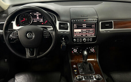 Volkswagen Touareg III, 2015 год, 2 890 000 рублей, 18 фотография