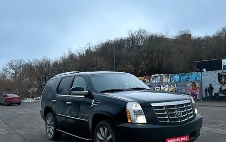 Cadillac Escalade III, 2011 год, 1 684 000 рублей, 1 фотография