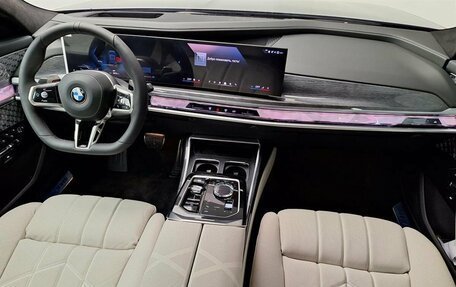 BMW 7 серия, 2025 год, 27 000 000 рублей, 4 фотография