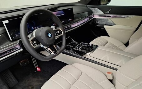 BMW 7 серия, 2025 год, 27 000 000 рублей, 5 фотография