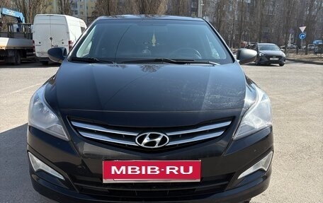 Hyundai Solaris II рестайлинг, 2015 год, 957 000 рублей, 3 фотография
