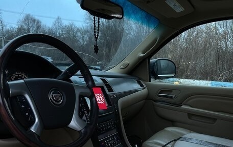 Cadillac Escalade III, 2011 год, 1 684 000 рублей, 13 фотография