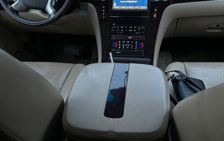 Cadillac Escalade III, 2011 год, 1 684 000 рублей, 16 фотография