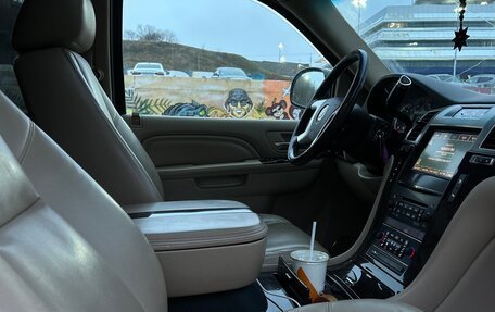 Cadillac Escalade III, 2011 год, 1 684 000 рублей, 17 фотография