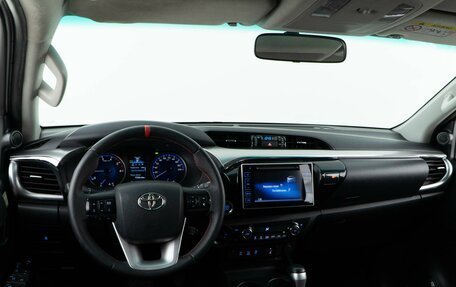 Toyota Hilux VIII, 2015 год, 3 498 999 рублей, 6 фотография