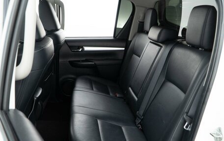 Toyota Hilux VIII, 2015 год, 3 498 999 рублей, 9 фотография