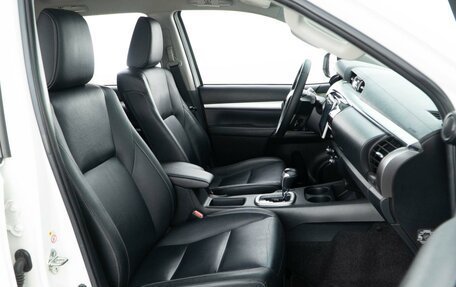 Toyota Hilux VIII, 2015 год, 3 498 999 рублей, 8 фотография