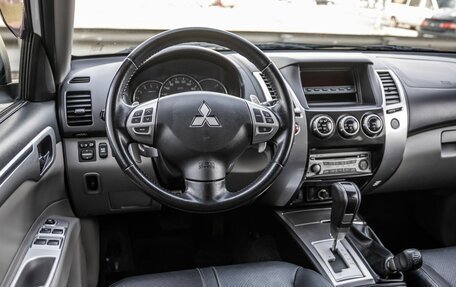 Mitsubishi Pajero Sport II рестайлинг, 2014 год, 2 548 000 рублей, 15 фотография