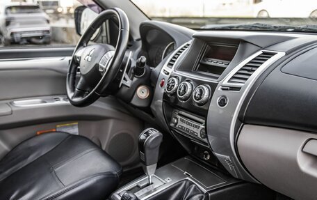 Mitsubishi Pajero Sport II рестайлинг, 2014 год, 2 548 000 рублей, 34 фотография