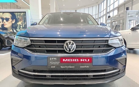 Volkswagen Tiguan II, 2021 год, 2 871 000 рублей, 2 фотография
