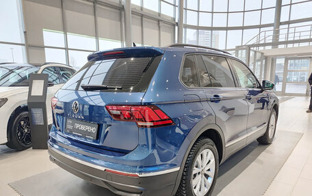 Volkswagen Tiguan II, 2021 год, 2 871 000 рублей, 6 фотография