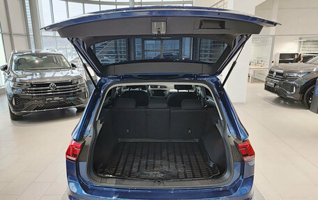 Volkswagen Tiguan II, 2021 год, 2 871 000 рублей, 12 фотография