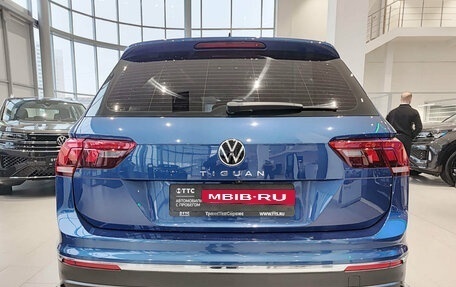 Volkswagen Tiguan II, 2021 год, 2 871 000 рублей, 7 фотография