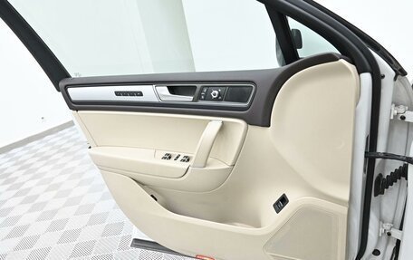 Volkswagen Touareg III, 2015 год, 2 425 000 рублей, 6 фотография