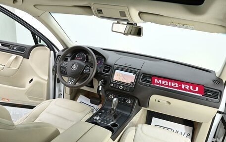 Volkswagen Touareg III, 2015 год, 2 425 000 рублей, 8 фотография