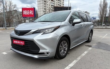 Toyota Sienna, 2022 год, 3 999 999 рублей, 1 фотография
