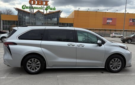 Toyota Sienna, 2022 год, 3 999 999 рублей, 5 фотография