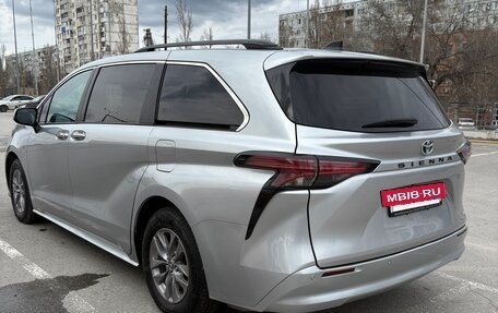 Toyota Sienna, 2022 год, 3 999 999 рублей, 7 фотография