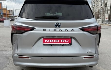 Toyota Sienna, 2022 год, 3 999 999 рублей, 8 фотография