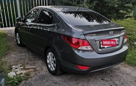 Hyundai Solaris II рестайлинг, 2011 год, 820 000 рублей, 2 фотография