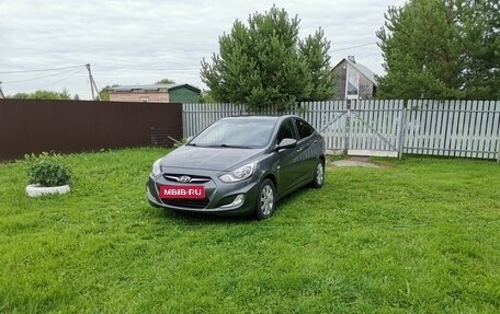 Hyundai Solaris II рестайлинг, 2011 год, 820 000 рублей, 4 фотография