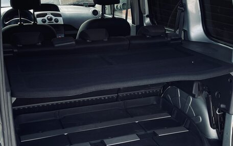 Renault Kangoo II рестайлинг, 2011 год, 640 000 рублей, 16 фотография