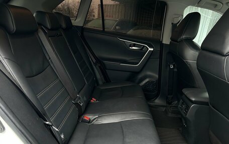 Toyota RAV4, 2021 год, 3 995 700 рублей, 10 фотография