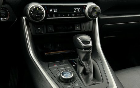 Toyota RAV4, 2021 год, 3 995 700 рублей, 17 фотография