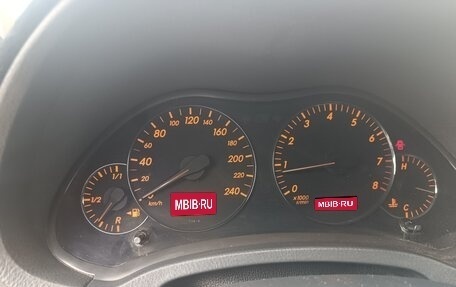 Toyota Avensis III рестайлинг, 2003 год, 550 000 рублей, 1 фотография