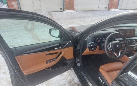 BMW 5 серия, 2021 год, 3 700 000 рублей, 11 фотография