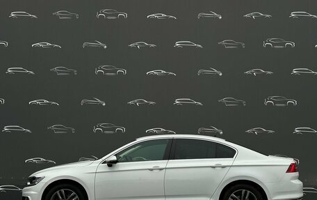 Volkswagen Passat B8 рестайлинг, 2018 год, 2 422 300 рублей, 13 фотография