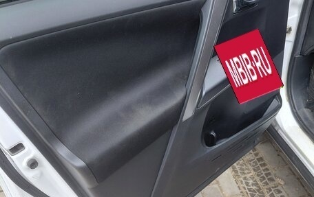 Toyota RAV4, 2019 год, 2 950 000 рублей, 10 фотография