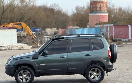 Chevrolet Niva I рестайлинг, 2018 год, 690 000 рублей, 3 фотография