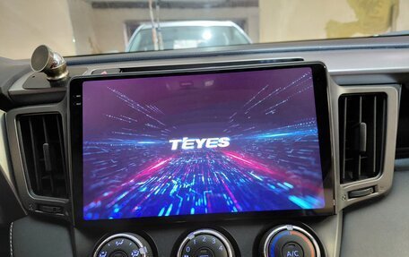 Toyota RAV4, 2019 год, 2 950 000 рублей, 18 фотография