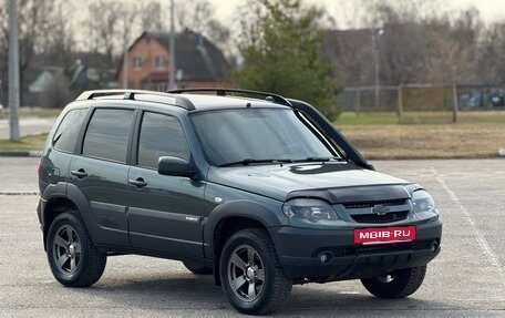 Chevrolet Niva I рестайлинг, 2018 год, 690 000 рублей, 8 фотография