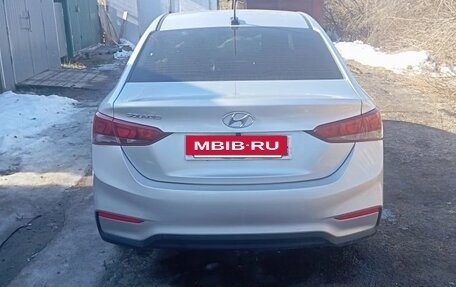 Hyundai Solaris II рестайлинг, 2017 год, 1 000 000 рублей, 2 фотография