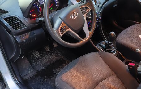 Hyundai Solaris II рестайлинг, 2014 год, 590 000 рублей, 8 фотография