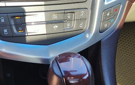 Cadillac SRX II рестайлинг, 2011 год, 1 390 000 рублей, 22 фотография