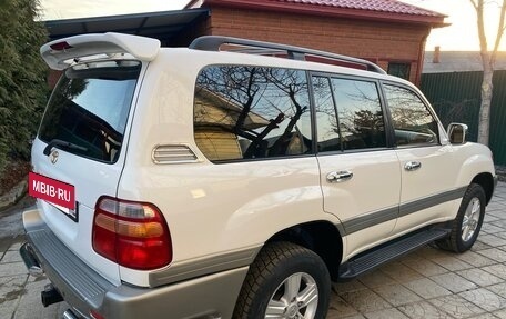 Toyota Land Cruiser 100 рестайлинг 2, 1999 год, 1 940 000 рублей, 2 фотография