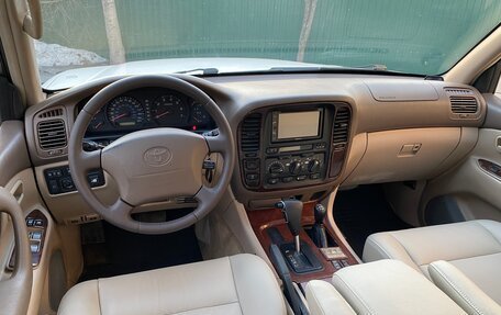 Toyota Land Cruiser 100 рестайлинг 2, 1999 год, 1 940 000 рублей, 9 фотография