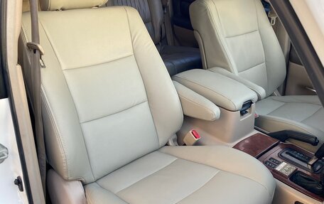 Toyota Land Cruiser 100 рестайлинг 2, 1999 год, 1 940 000 рублей, 10 фотография