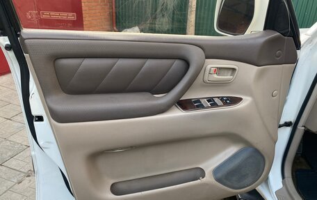 Toyota Land Cruiser 100 рестайлинг 2, 1999 год, 1 940 000 рублей, 23 фотография