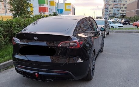 Tesla Model Y I, 2021 год, 4 000 000 рублей, 2 фотография