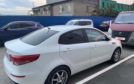 KIA Rio III рестайлинг, 2016 год, 1 000 000 рублей, 5 фотография