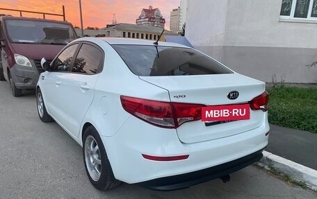 KIA Rio III рестайлинг, 2016 год, 1 000 000 рублей, 4 фотография